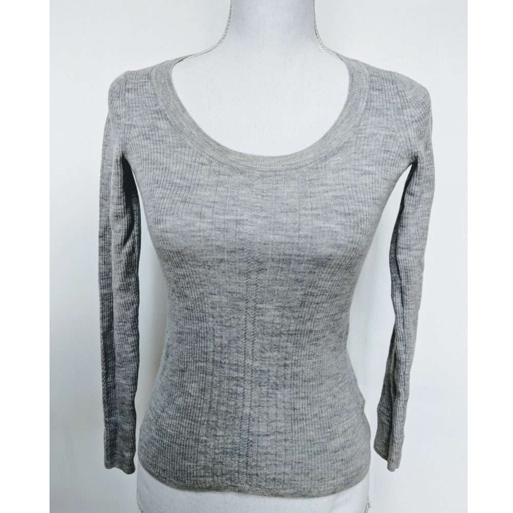 •Banana Republic• 100% Merino Wool Sweater